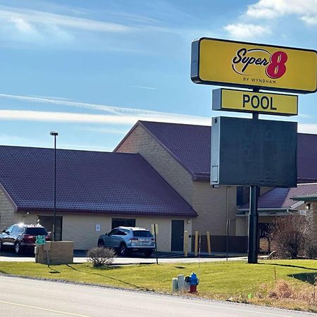Super 8 By Wyndham Sturtevant Racine Exterior photo