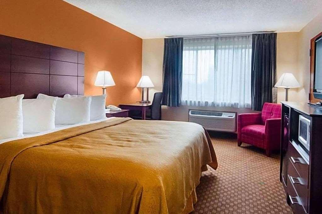 Super 8 By Wyndham Sturtevant Racine Room photo