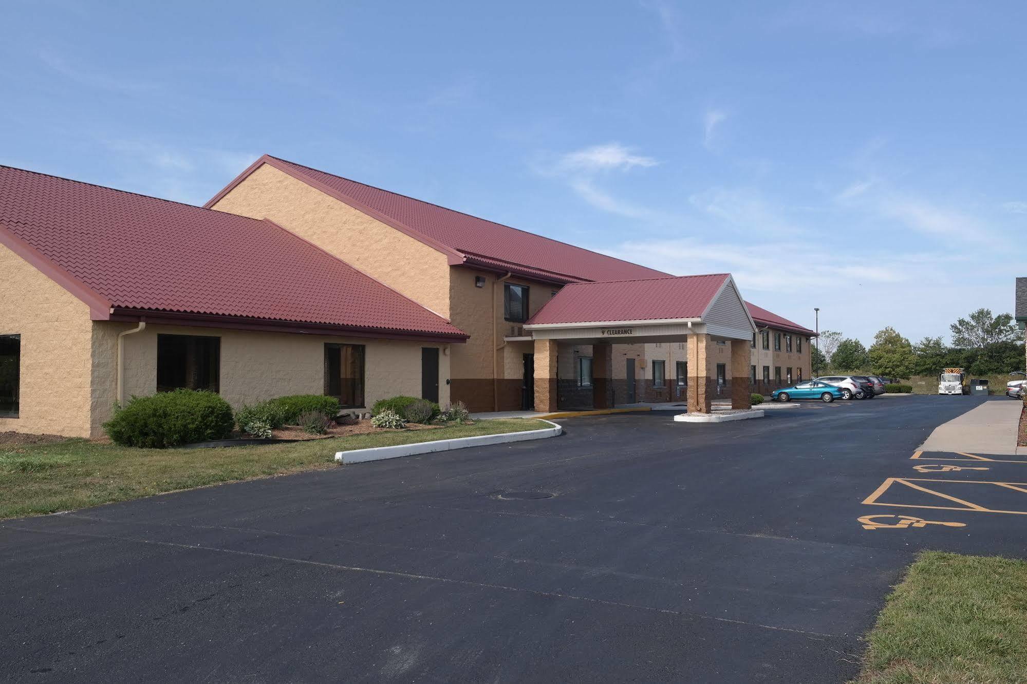 Super 8 By Wyndham Sturtevant Racine Exterior photo