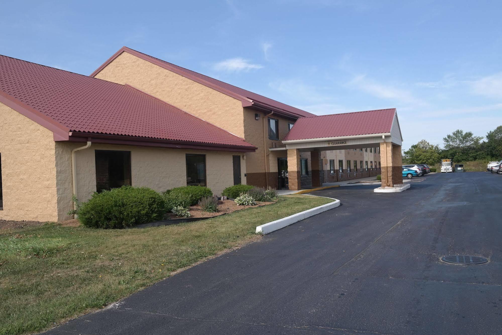 Super 8 By Wyndham Sturtevant Racine Exterior photo